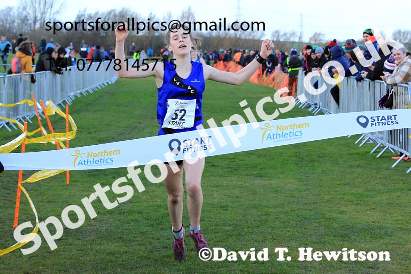 Womens under-17s 2022 Northern Cross Country Champs., Pontefract. Photo: David T. Hewitson/Sports for All Pics